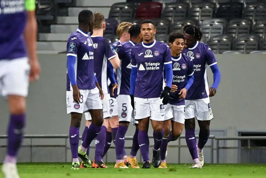 Toulouse et Auxerre carburent, Grenoble et le PFC patinent