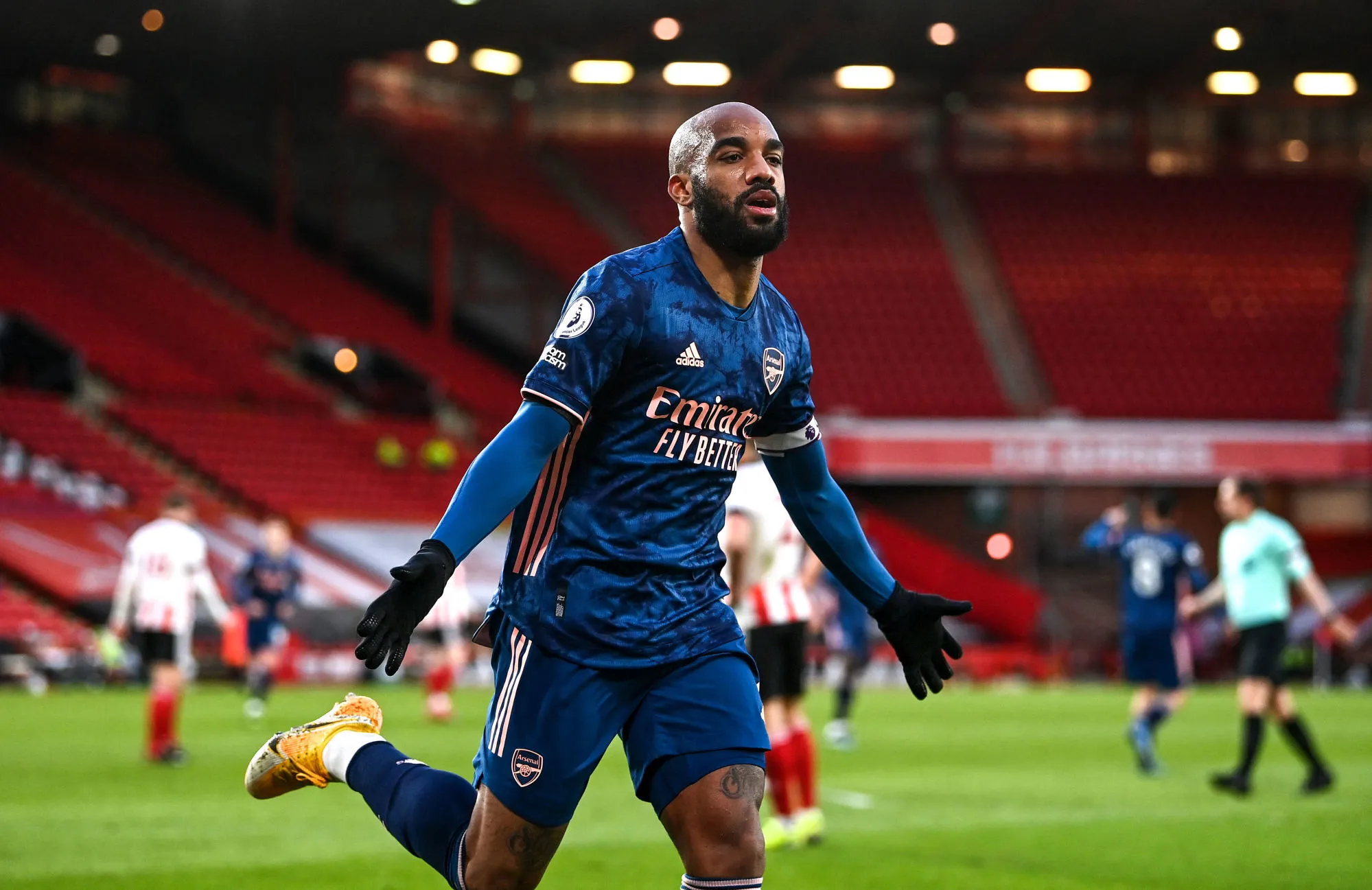 Didier, si tu nous écoutes, prends Alexandre Lacazette