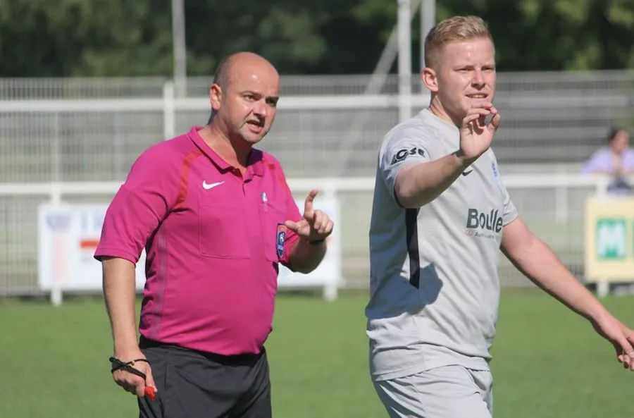 On a discuté avec Eric Rosenfelder, l&rsquo;un des arbitres qui a renoncé à ses indemnités pour soutenir les clubs