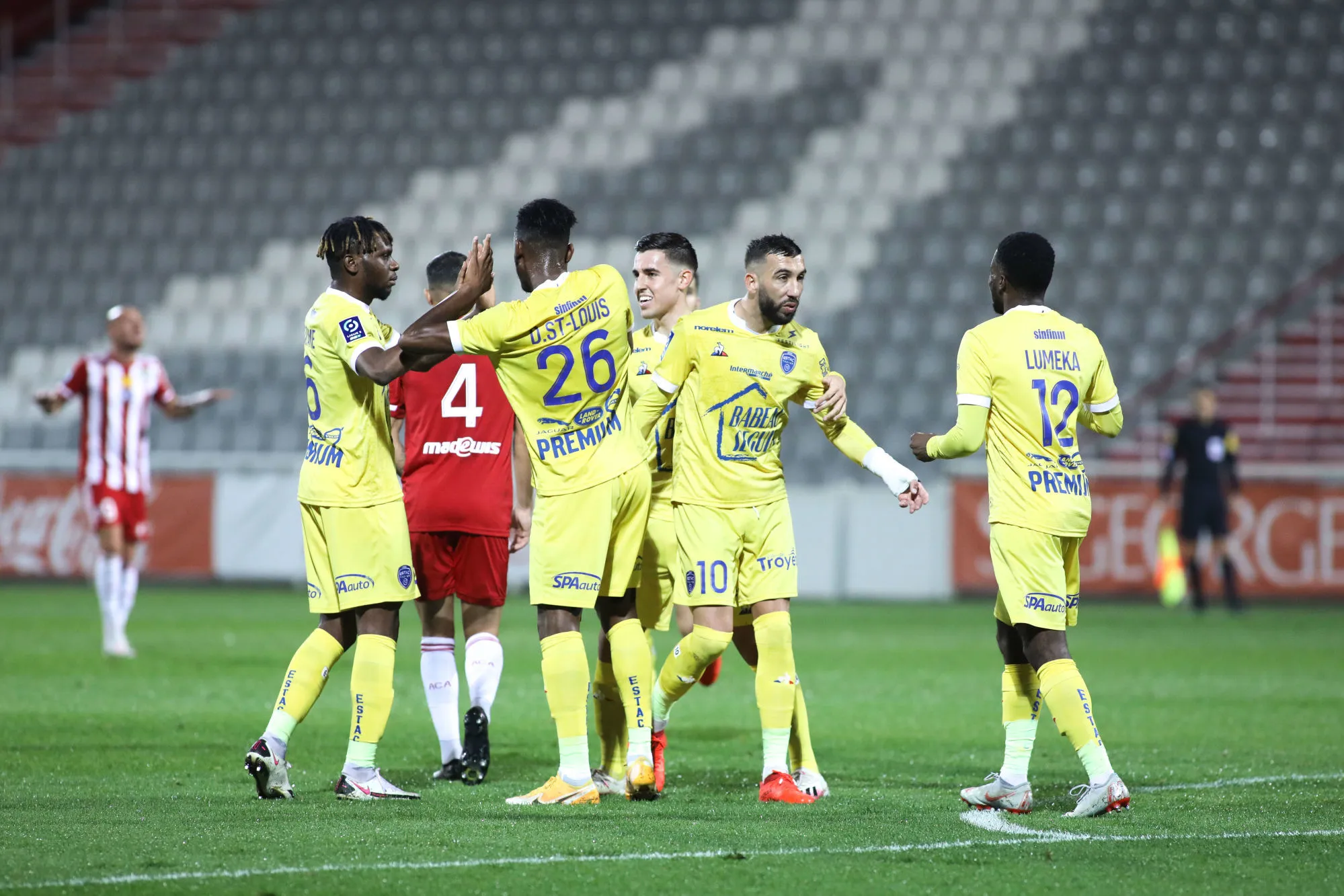 Troyes se balade à Ajaccio, Le Havre grimpe sur le podium