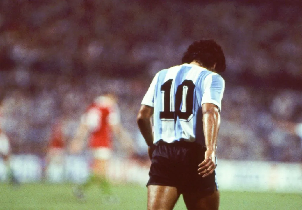 Diego Maradona : vie et mort d&rsquo;un Gamin en or