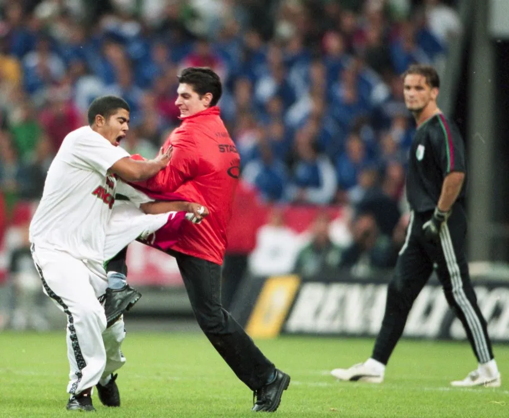 Comment le match France-Algérie 2001 a complètement dégénéré