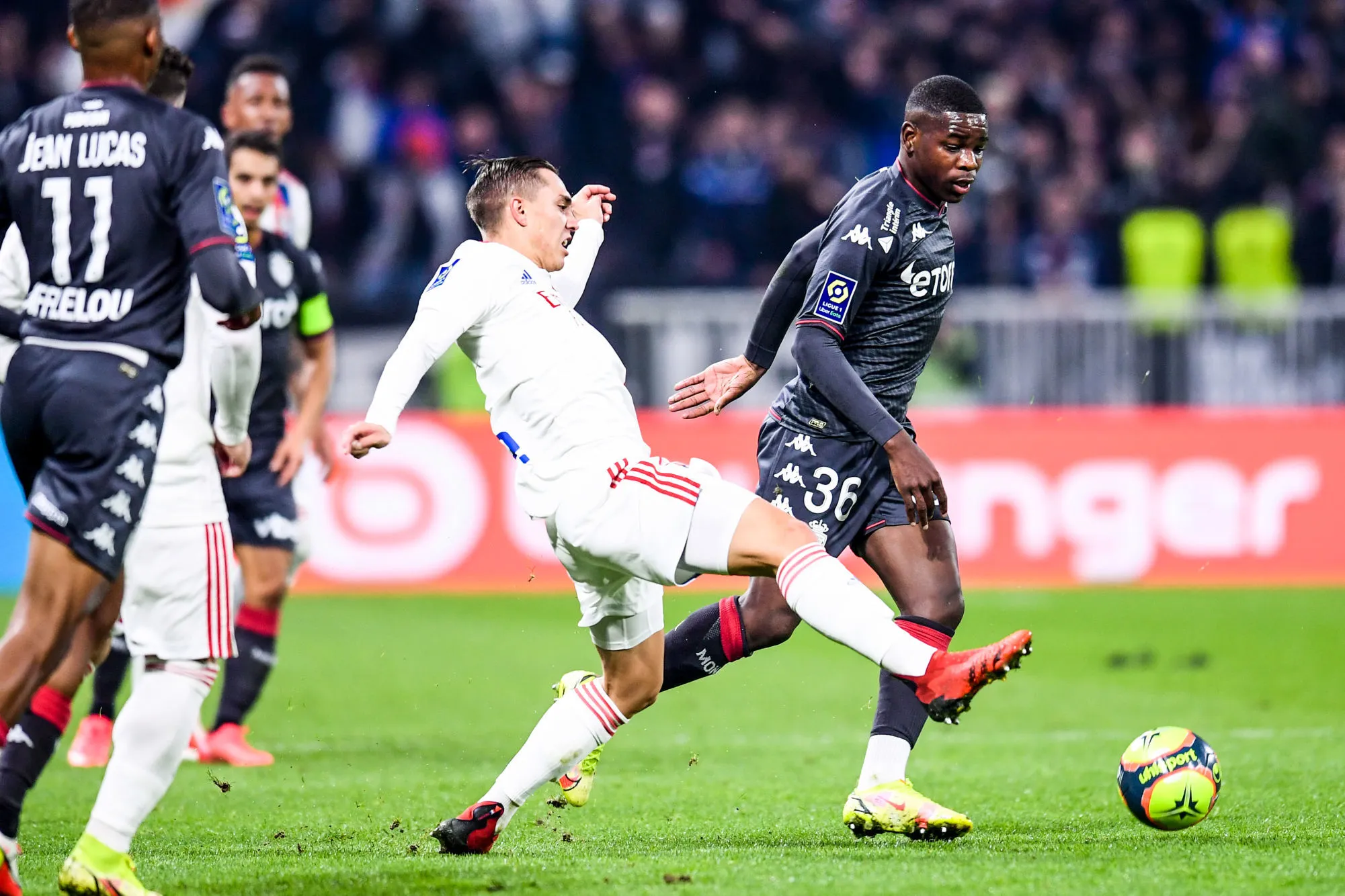 Lyon prend le dessus sur Monaco