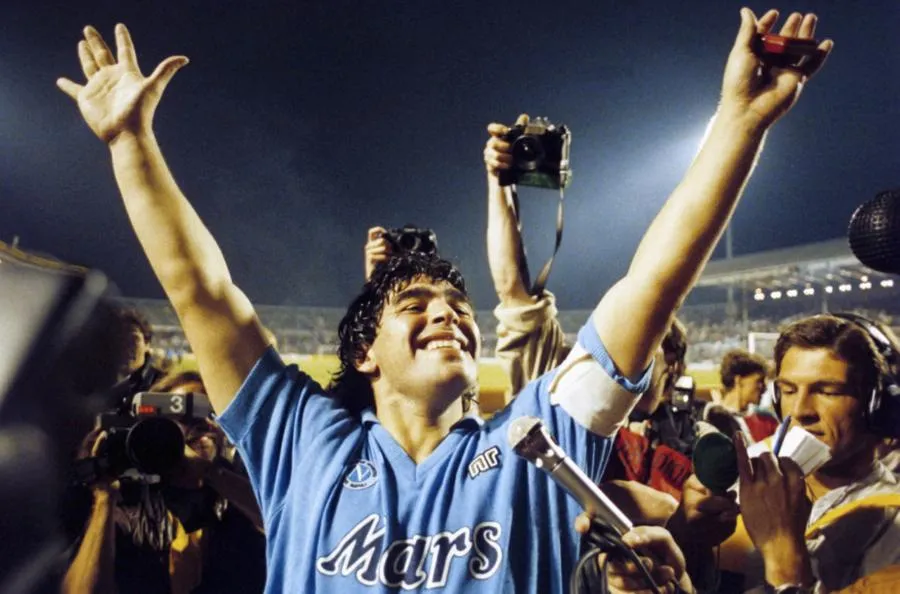 La Main de Dieu : voir Naples, Diego Maradona et grandir