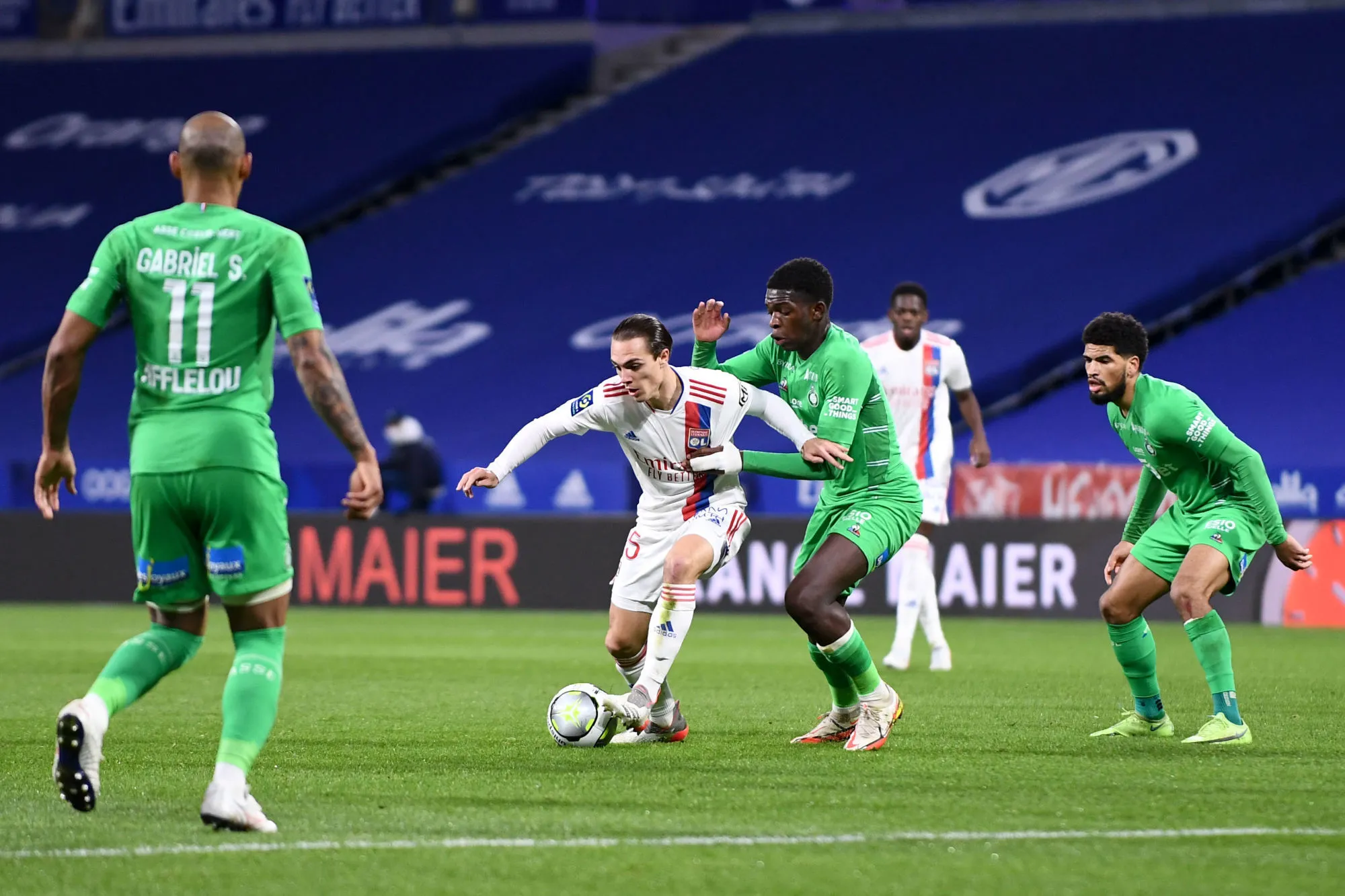 L&rsquo;Olympique lyonnais plie l&rsquo;AS Saint-Étienne avec froideur