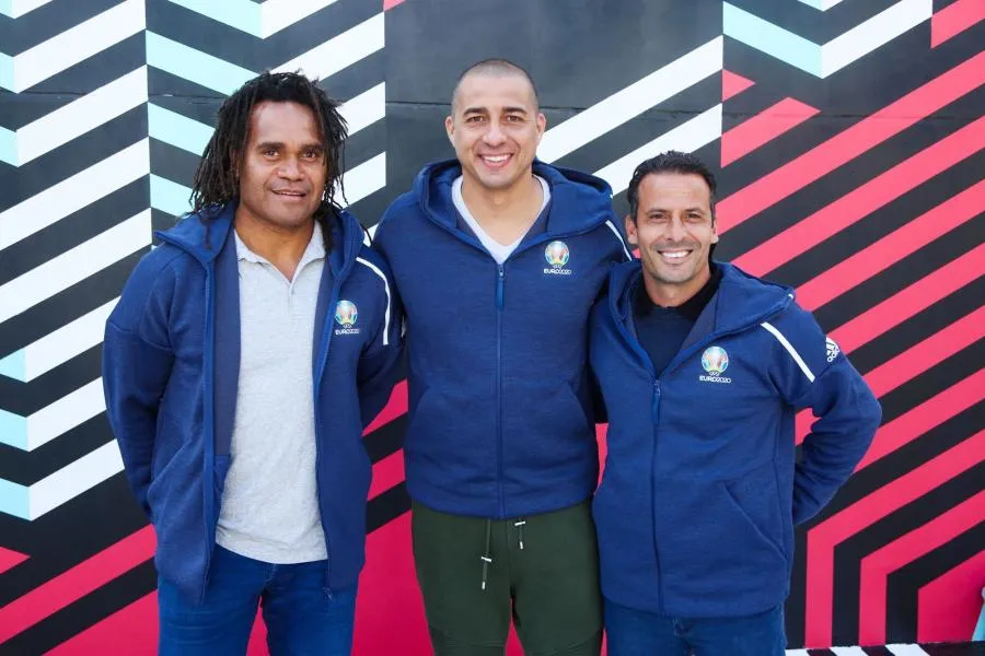 On a vu Trezeguet, Giuly et Karembeu taper un foot dans le 18e