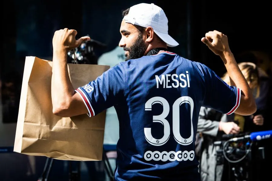 À la recherche des premiers maillots floqués Messi