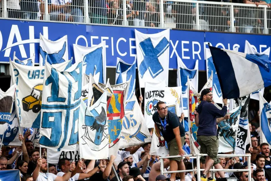 Affrontements supporters Auxerre-OM :  Quelles leçons en tirer ?