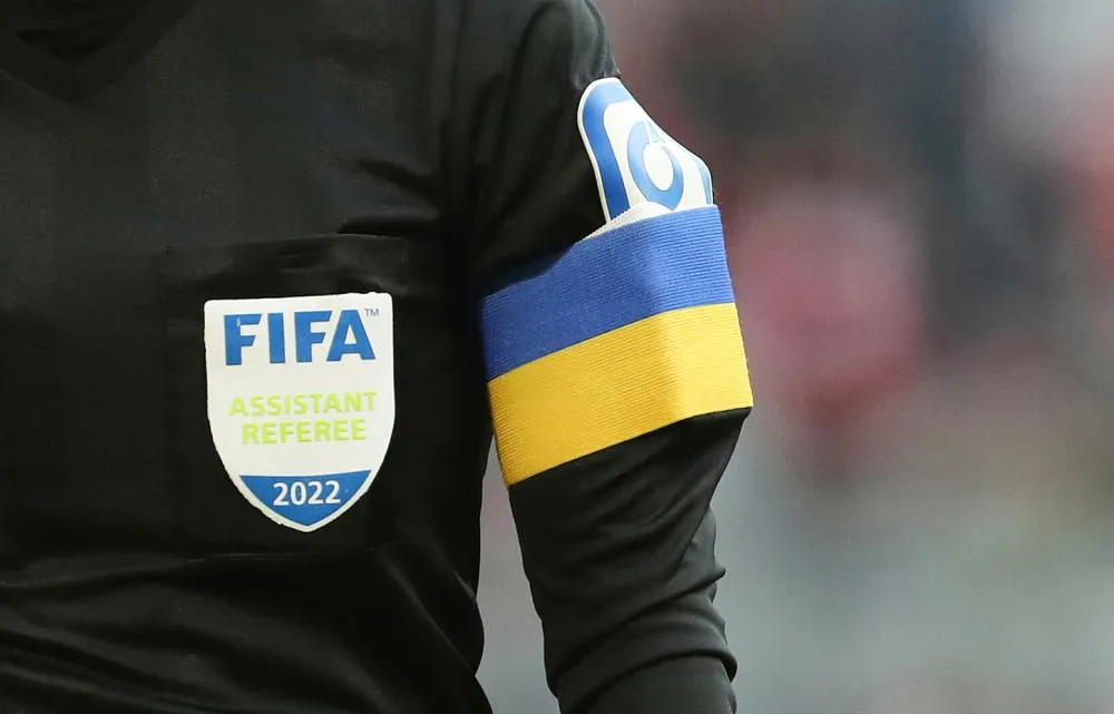 Guerre en Ukraine : Le foot assume-t-il désormais sa force politique ?