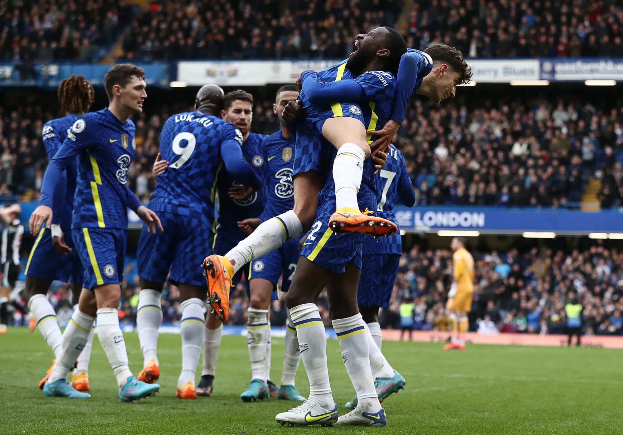 Chelsea dégoûte Newcastle, West Ham ne lâche pas de lest