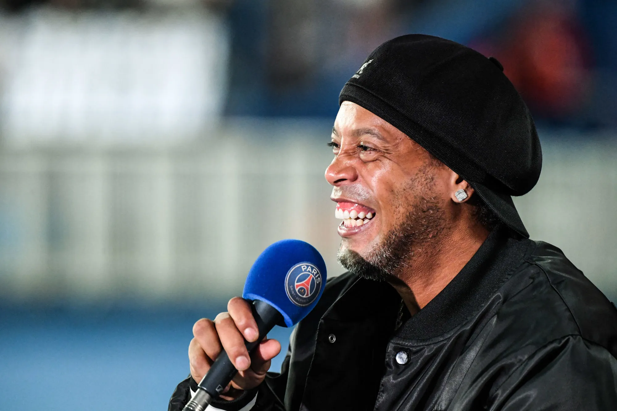 On était à l&rsquo;apparition de Ronaldinho pour le lancement de l&rsquo;application FootSider à Paris