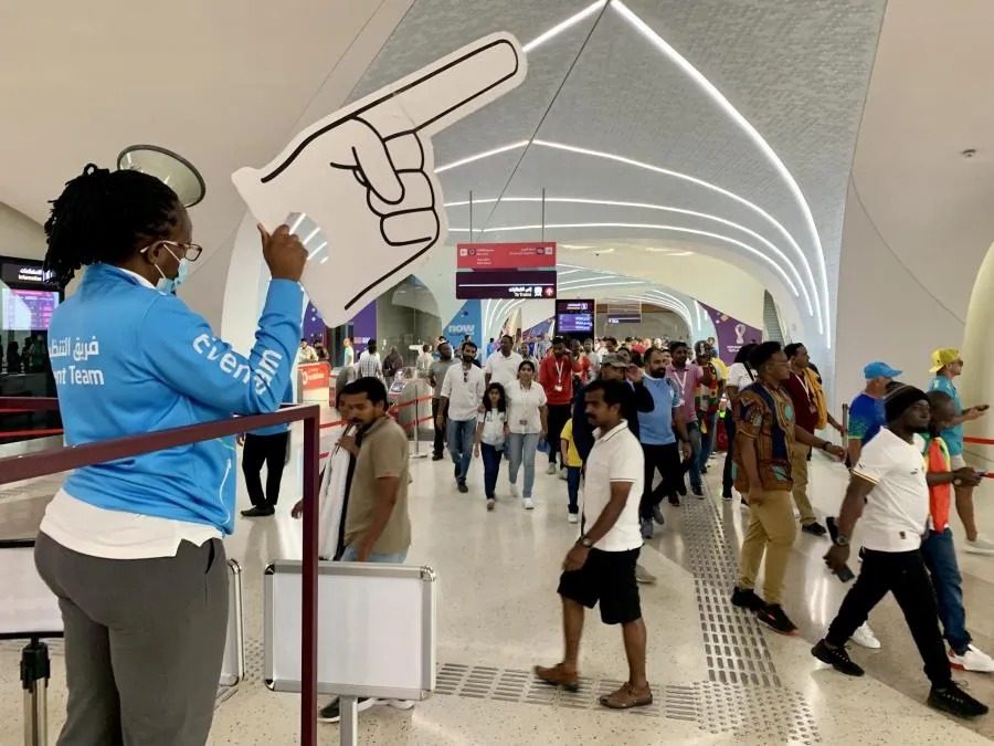 «<span style="font-size:50%">&nbsp;</span>Metro : this way !<span style="font-size:50%">&nbsp;</span>», les mascottes inattendues du Mondial au Qatar