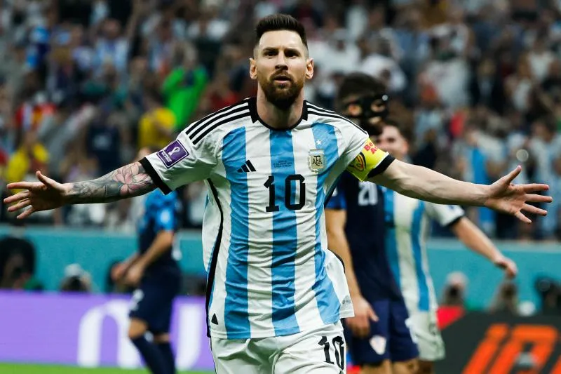 Messi, trou noir et lumière blanche