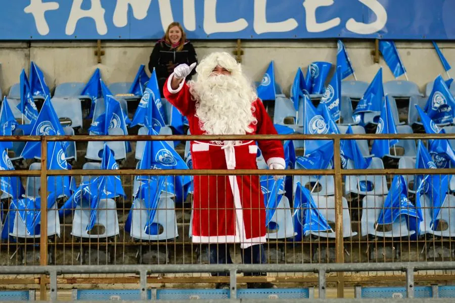 Les ultras montent sur le ring contre le Boxing Day