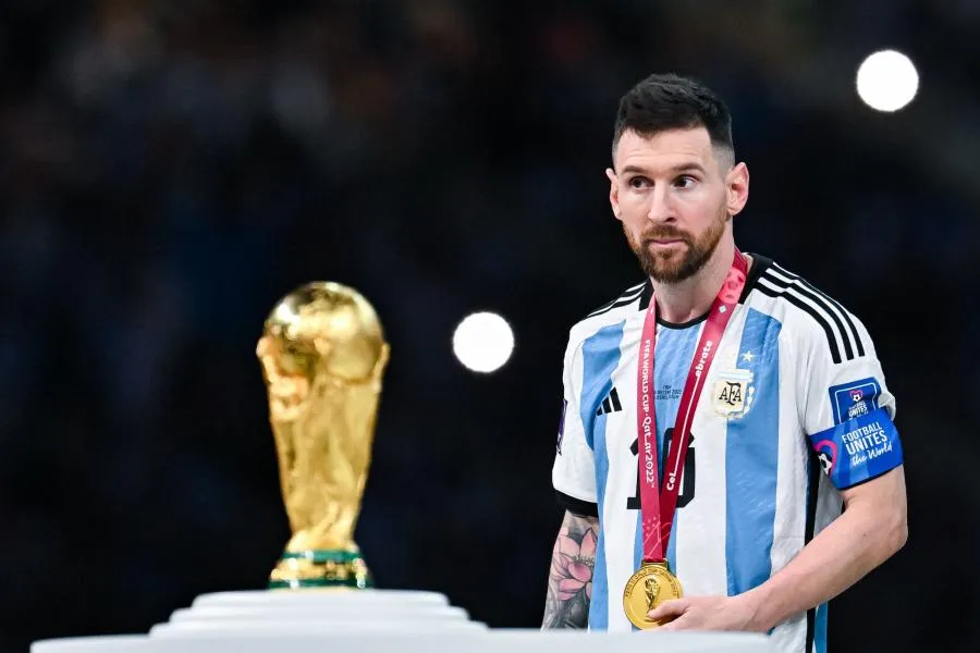 Oui, Lionel Messi doit présenter le trophée de Coupe du monde au Parc des Princes